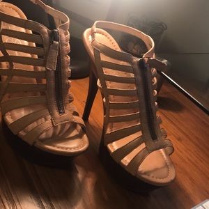 Jessica Simpson honey beige